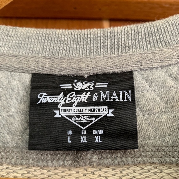 [Disneyland] Grey Quilted Crewneck Pullover - Picture 6 of 7